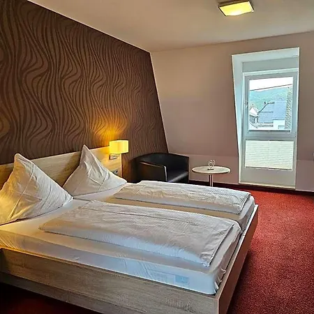 Lindenhof Hotel 3*