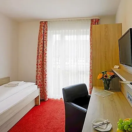 Hotel Lindenhof 3*